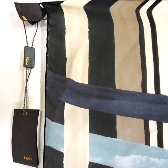 FENDI 🇮🇹 100% SILK WOMEN'S FASHION BLUE SCARF - Picture 2 of 4